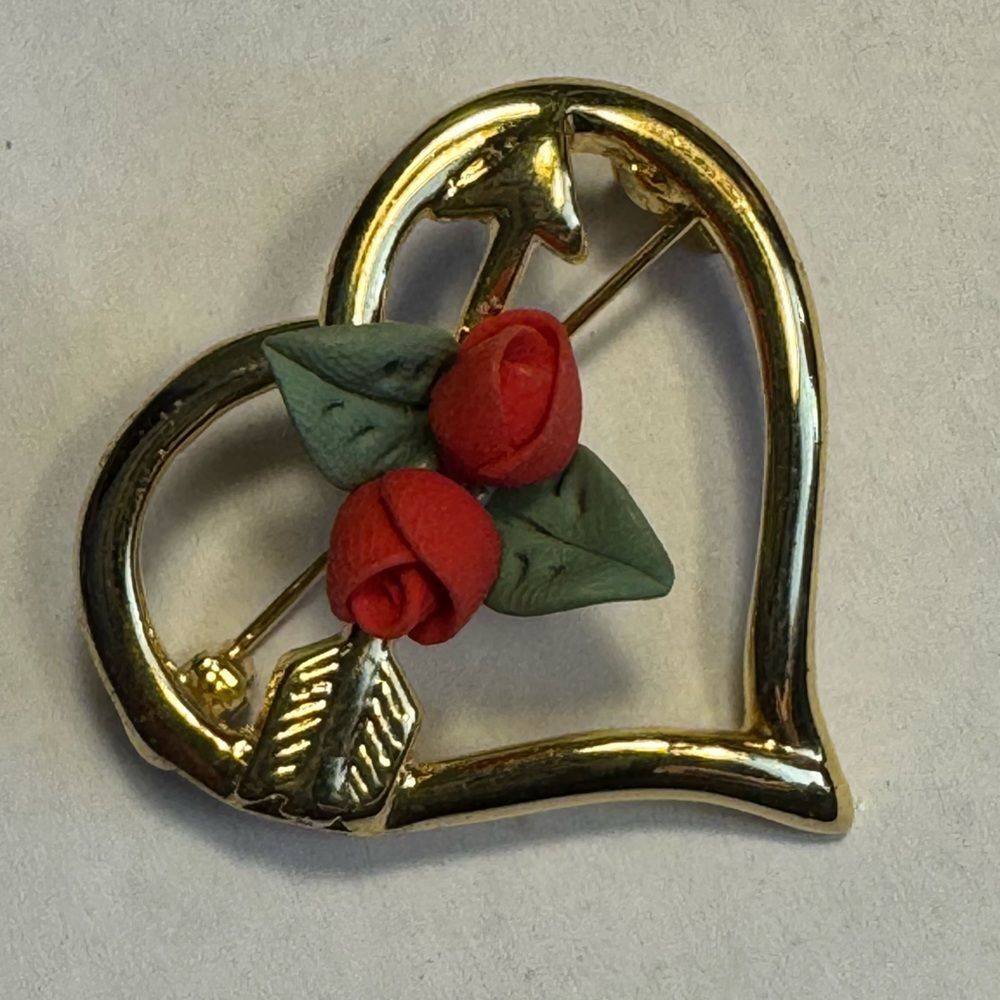 Gold Heart Brooch with Red Roses